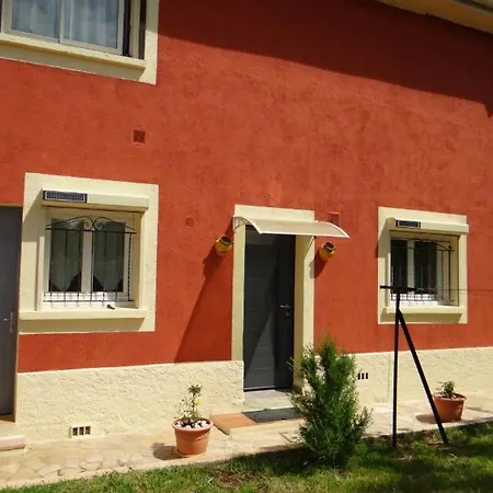 Beautiful 1bedroom With Terrace & Garden Apartment
