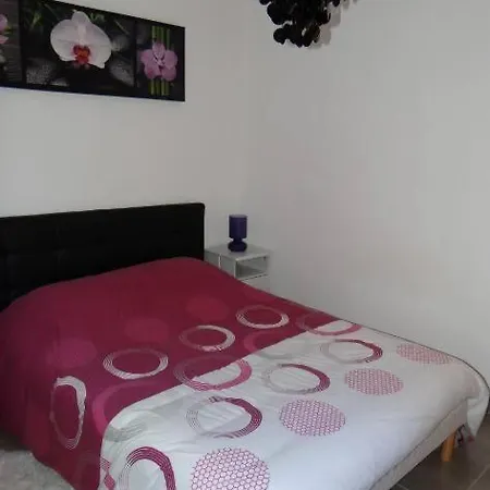 Beautiful 1bedroom With Terrace & Garden Apartment *