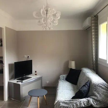 Beautiful 1bedroom With Terrace & Garden Апартаменти Сен-Рафаель