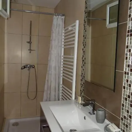 Beautiful 1bedroom With Terrace & Garden Апартаменти Сен-Рафаель