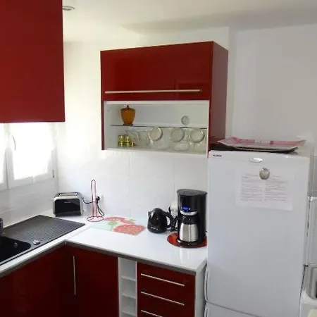 Beautiful 1bedroom With Terrace & Garden Апартаменти *